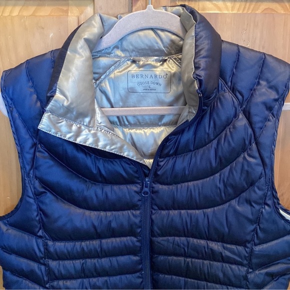 Bernardo Goose Down Vest - Picture 2 of 6